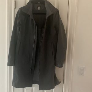 Arc’teryx Knee high Shell in Grey. M. Goretex. Lightweight. Waterproof.